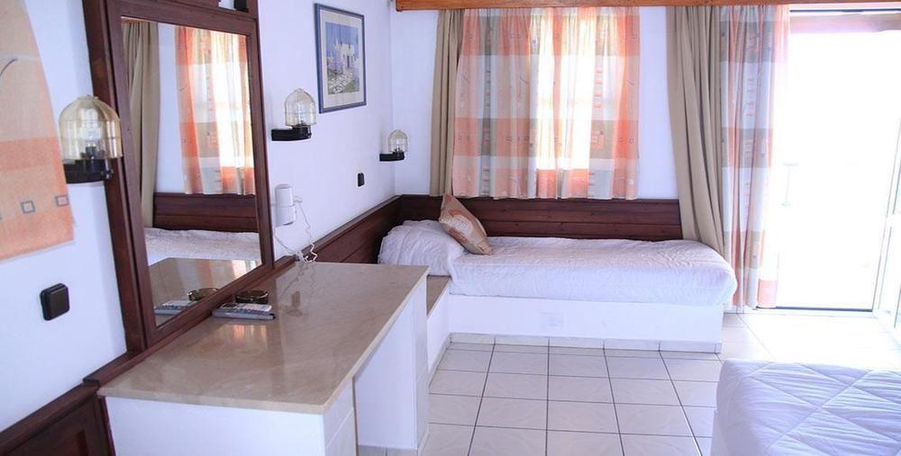 Corfu Village (Adults Only) 阿基奥斯·伊奥尼斯·佩里斯特 外观 照片